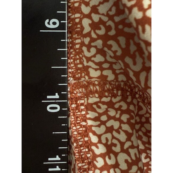 ATHLETA Run With It Printed 3.5” Shorts WOMENS XXS Micro Cheetah Rust Orange UT - Picture 11 of 15